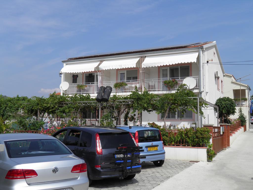 Adria Sun Apartments Водице Екстер'єр фото