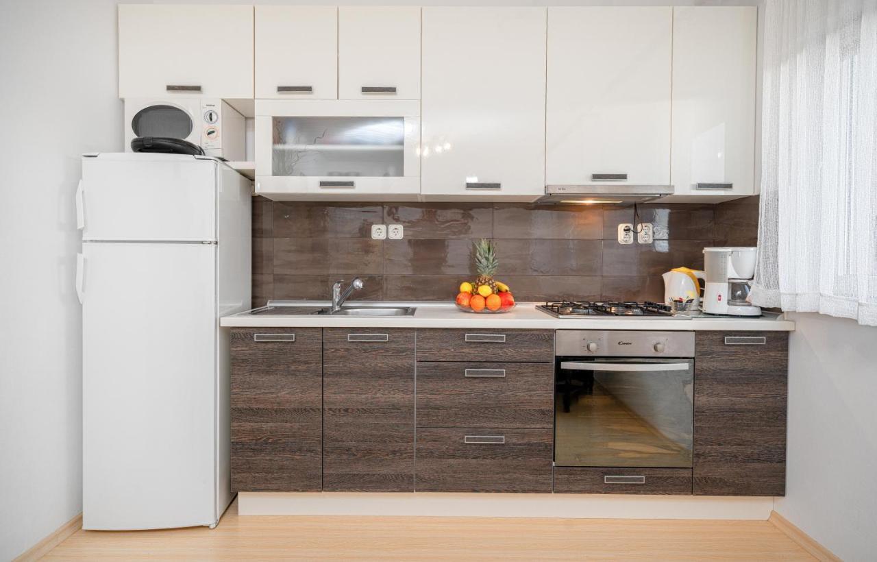 Adria Sun Apartments Водице Екстер'єр фото