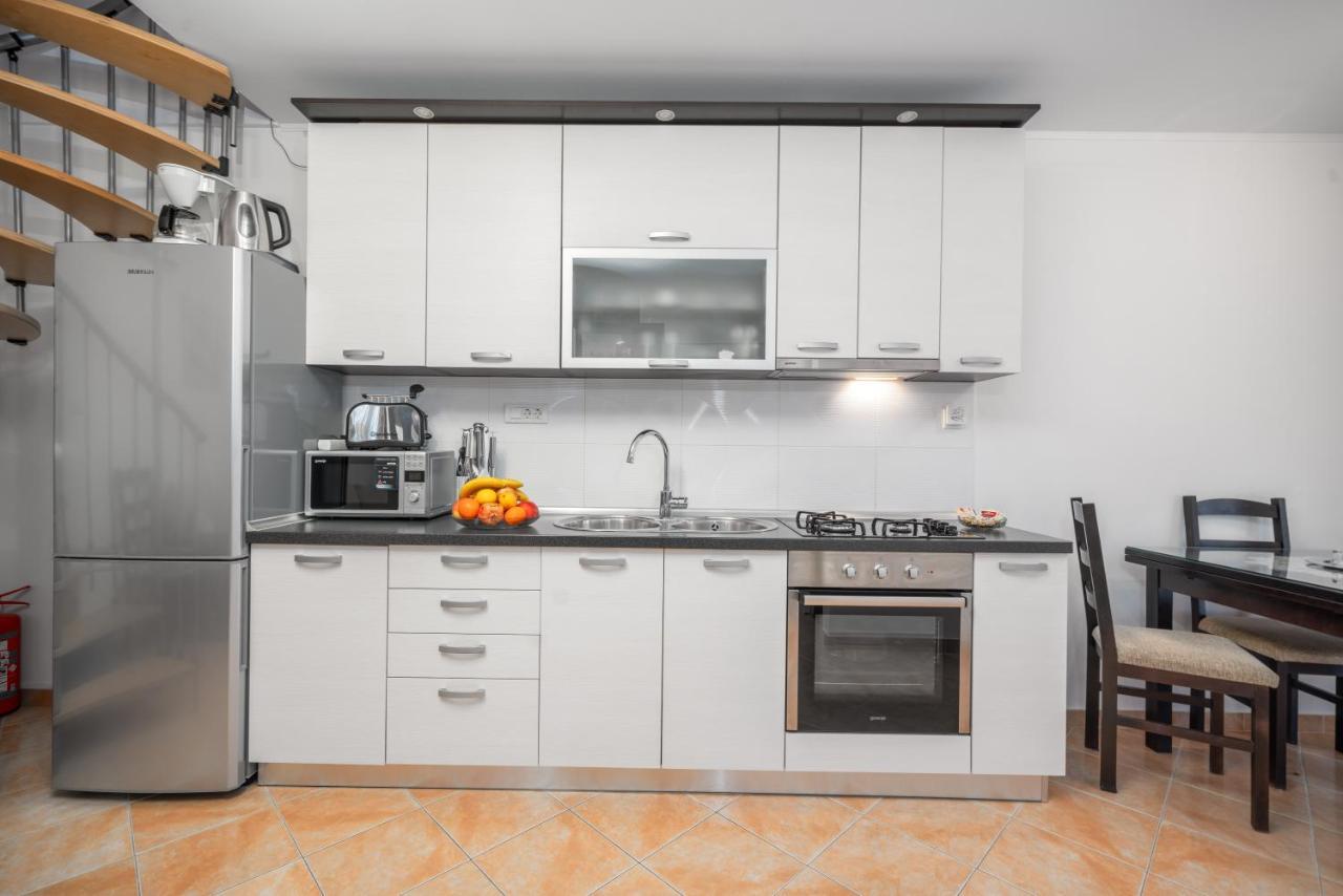 Adria Sun Apartments Водице Екстер'єр фото