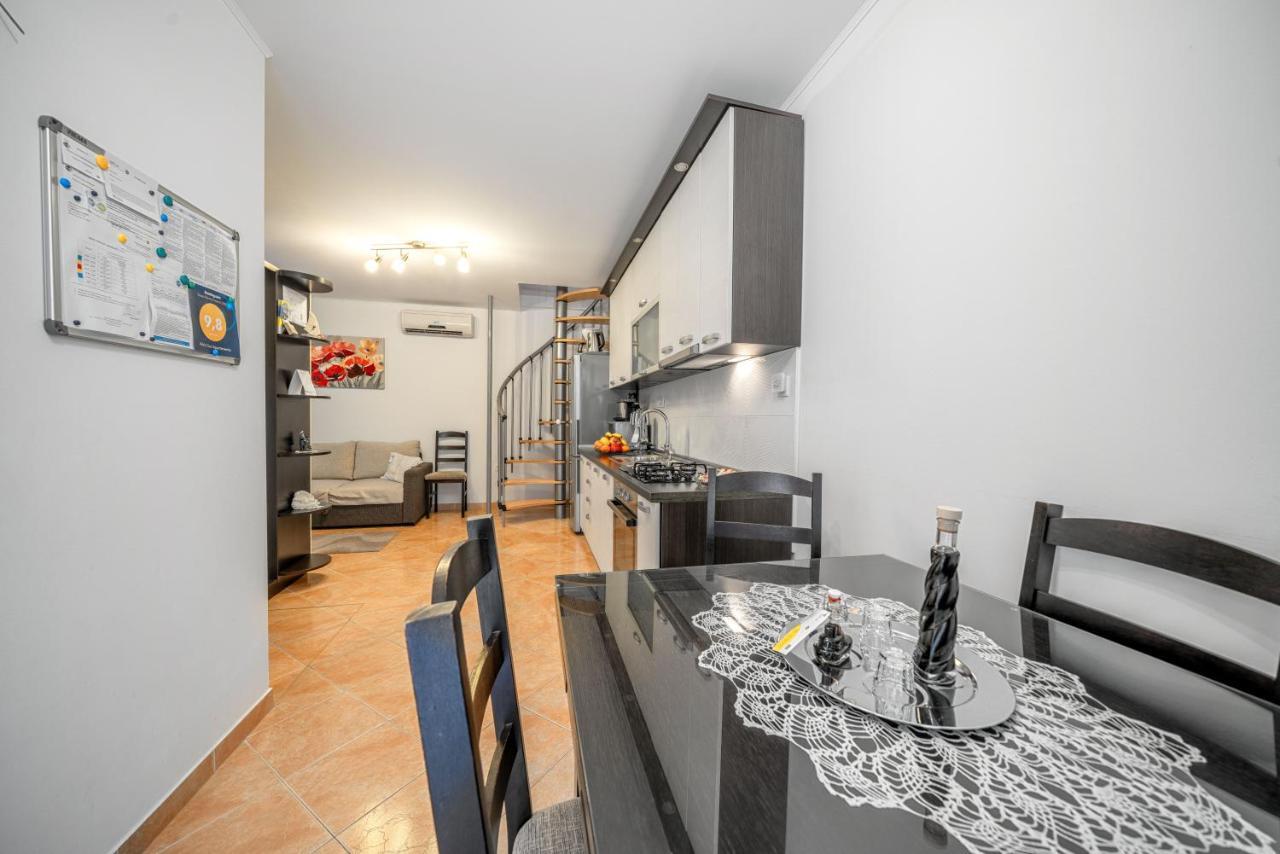 Adria Sun Apartments Водице Екстер'єр фото